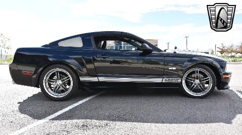 2007 Ford Mustang image 13