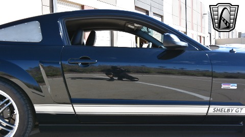 2007 Ford Mustang image 25