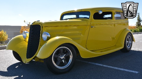 1933 Ford Sedan image 3