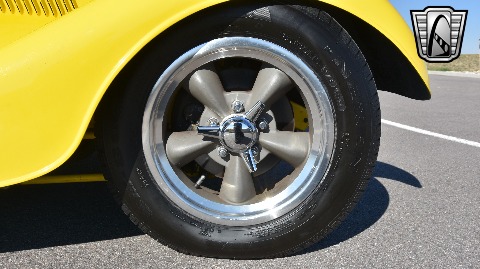 1933 Ford Sedan image 30