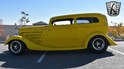 1933 Ford Sedan image 5