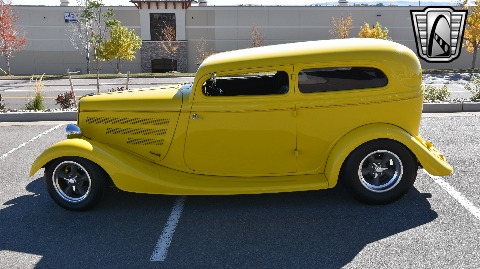 1933 Ford Sedan image 6
