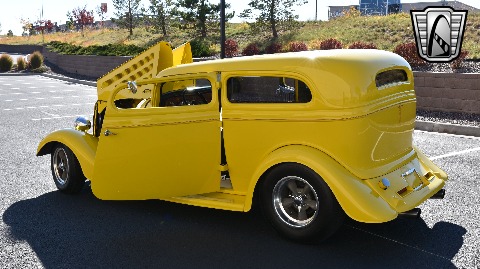 1933 Ford Sedan image 32