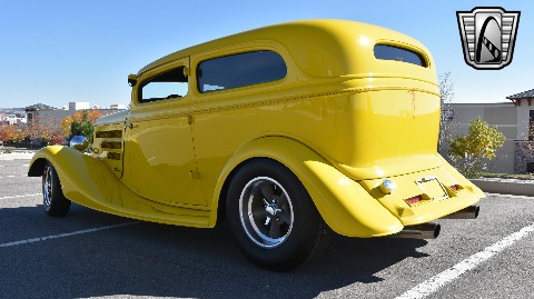 1933 Ford Sedan image 7