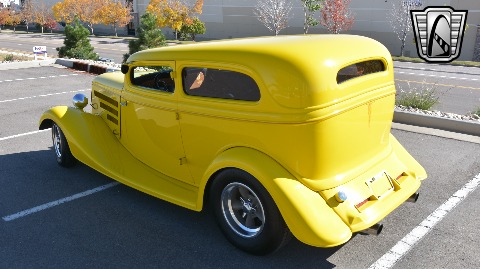 1933 Ford Sedan image 8