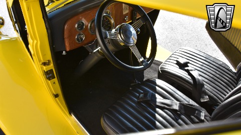 1933 Ford Sedan image 60