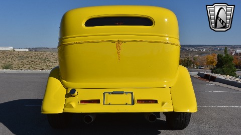 1933 Ford Sedan image 9