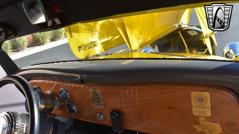 1933 Ford Sedan image 89