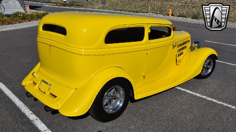 1933 Ford Sedan image 12