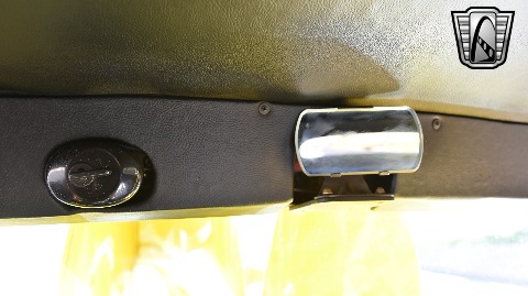 1933 Ford Sedan image 68