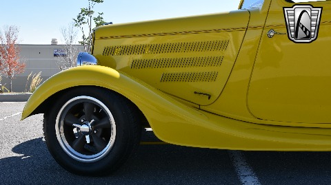 1933 Ford Sedan image 19