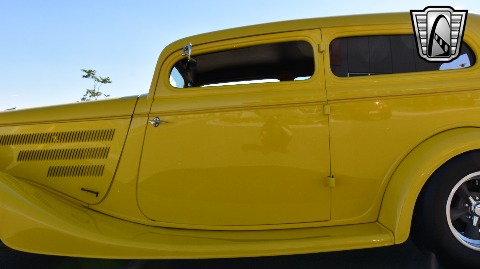 1933 Ford Sedan image 20