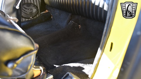 1933 Ford Sedan image 72