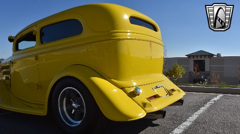 1933 Ford Sedan image 21