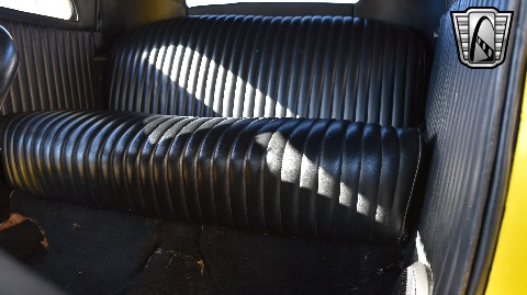 1933 Ford Sedan image 73