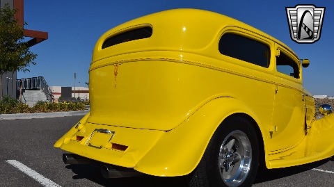 1933 Ford Sedan image 22