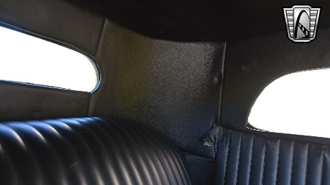 1933 Ford Sedan image 75