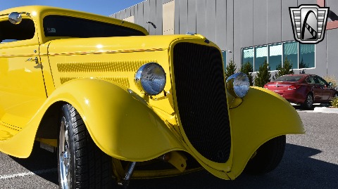1933 Ford Sedan image 25