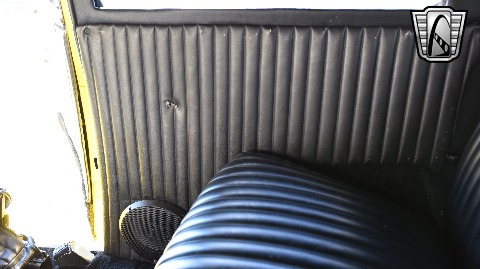 1933 Ford Sedan image 78