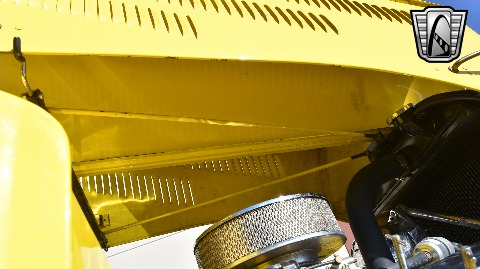 1933 Ford Sedan image 53