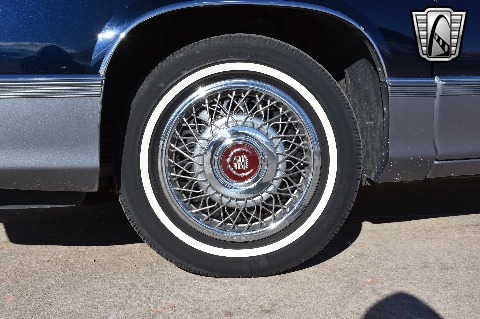 1990 Cadillac Sedan image 29