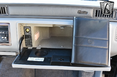 1990 Cadillac Sedan image 107