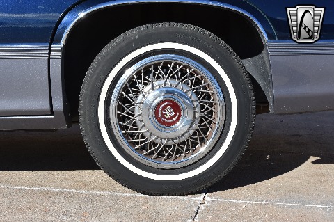 1990 Cadillac Sedan image 30