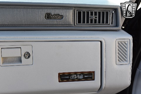 1990 Cadillac Sedan image 108