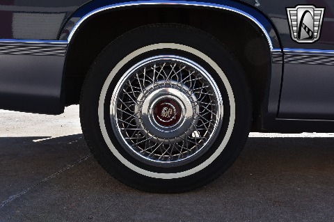 1990 Cadillac Sedan image 31