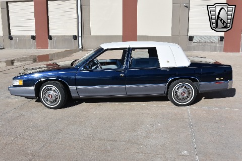 1990 Cadillac Sedan image 6