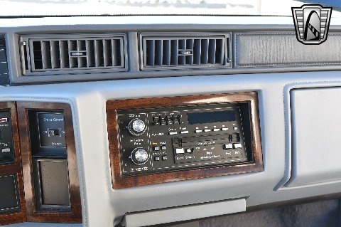 1990 Cadillac Sedan image 84