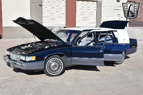 1990 Cadillac Sedan image 33