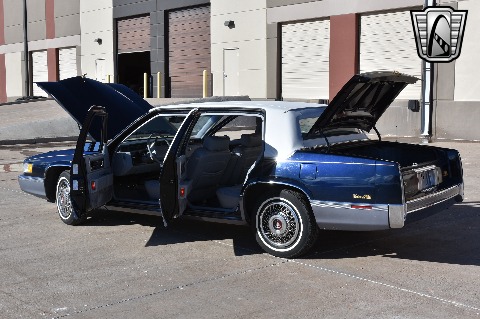 1990 Cadillac Sedan image 34