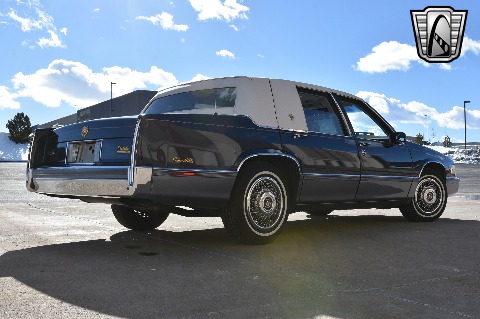 1990 Cadillac Sedan image 11