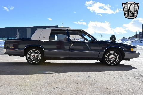 1990 Cadillac Sedan image 13