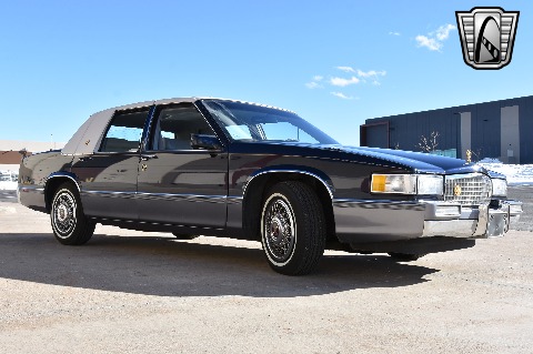 1990 Cadillac Sedan image 15