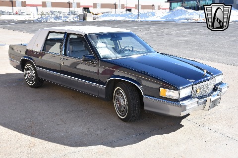1990 Cadillac Sedan image 16