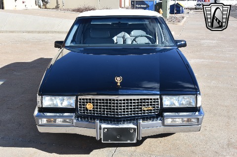 1990 Cadillac Sedan image 18
