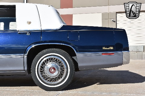 1990 Cadillac Sedan image 21