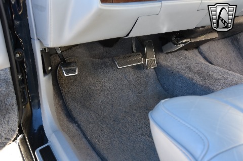 1990 Cadillac Sedan image 76