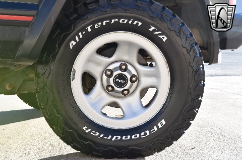 1996 Jeep Cherokee image 32