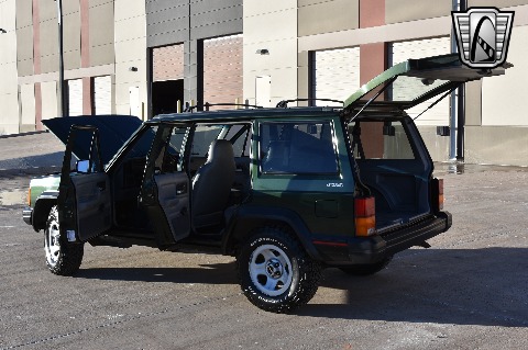 1996 Jeep Cherokee image 34