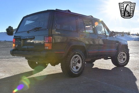 1996 Jeep Cherokee image 11
