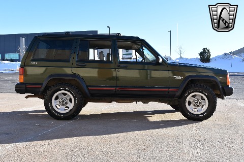 1996 Jeep Cherokee image 13