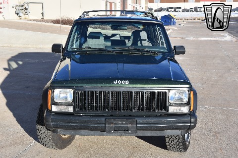 1996 Jeep Cherokee image 18
