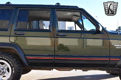 1996 Jeep Cherokee image 25