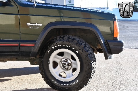 1996 Jeep Cherokee image 26