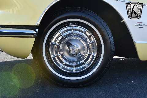 1961 Chevrolet Corvette image 29