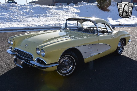 1961 Chevrolet Corvette image 4