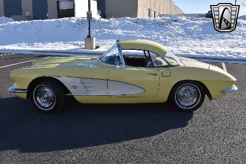 1961 Chevrolet Corvette image 6